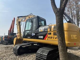 صورة ل حفارات مجنزرة 2024 كاتربيلر 320D