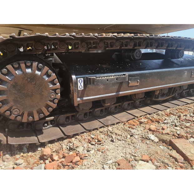 2023 Caterpillar 320D2L-44855896