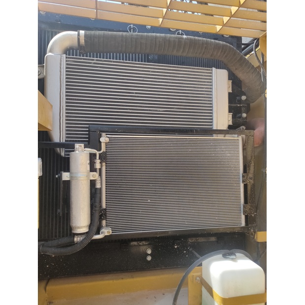 2023 Caterpillar 320D2L-44855897