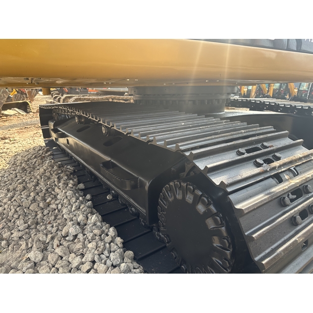 2024 Caterpillar 320D-44855899