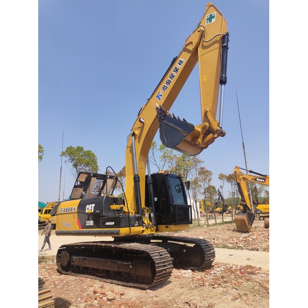 2023 Caterpillar 320D2L-44855904