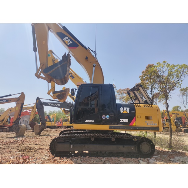 2023 Caterpillar 320D2L-44855905