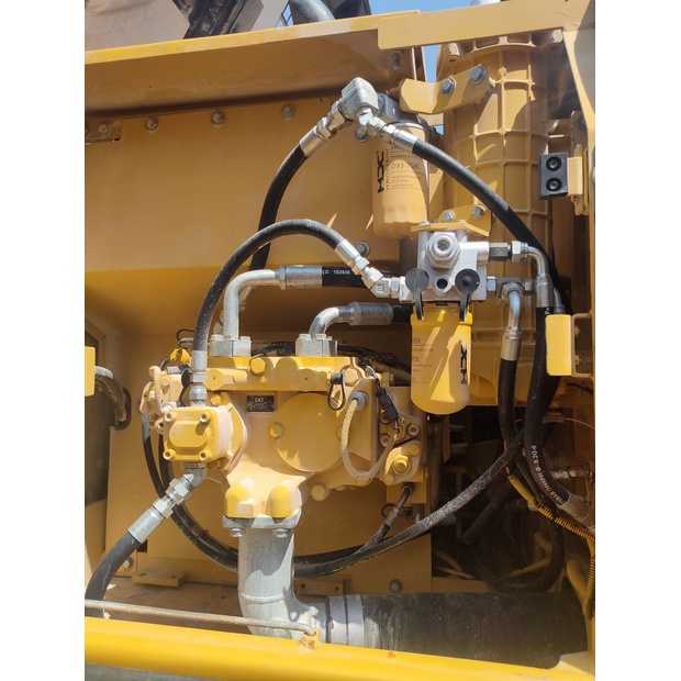 2023 Caterpillar 320D2L-44855909