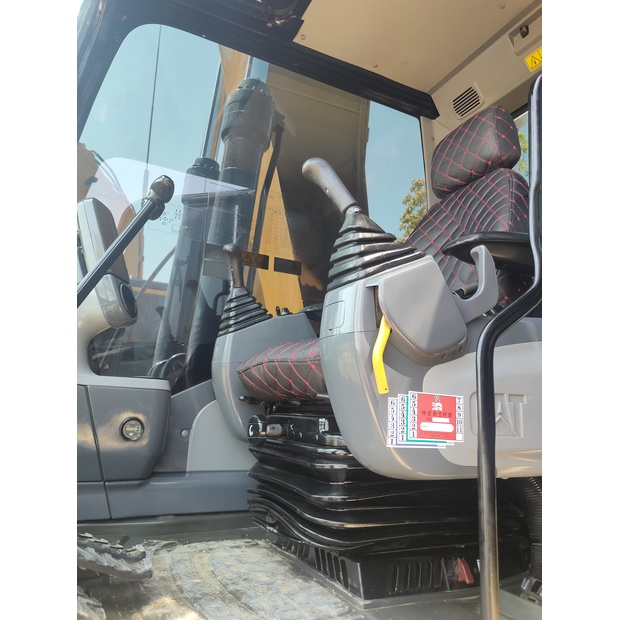 2023 Caterpillar 320D2L-44855910