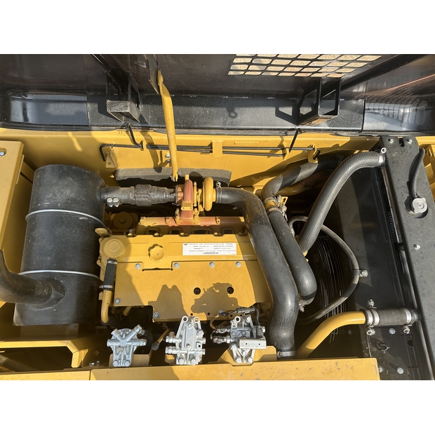 2024 Caterpillar 320D-44855911