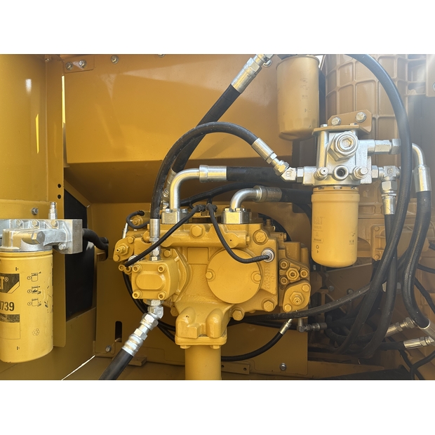 2024 Caterpillar 320D-44855916