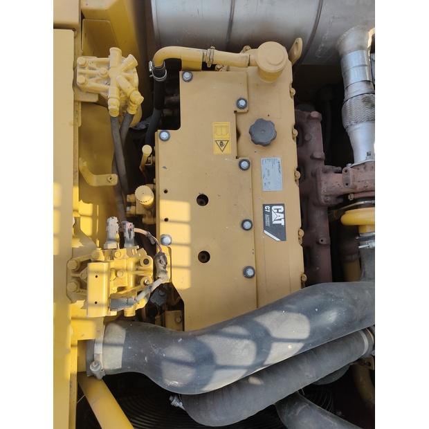 2023 كاتربيلر 320D2-44855920