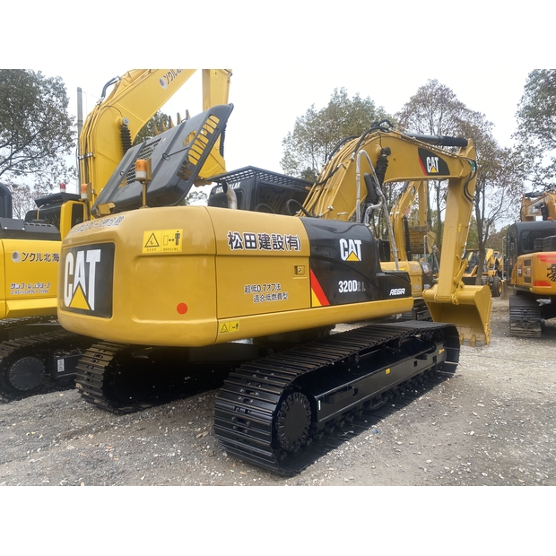 2025 كاتربيلر 320D2L-44855964