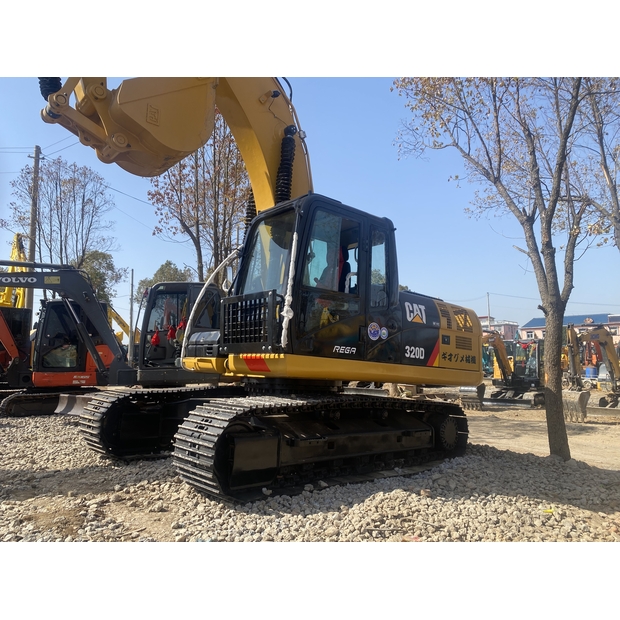 2024 Caterpillar 320D-44855979