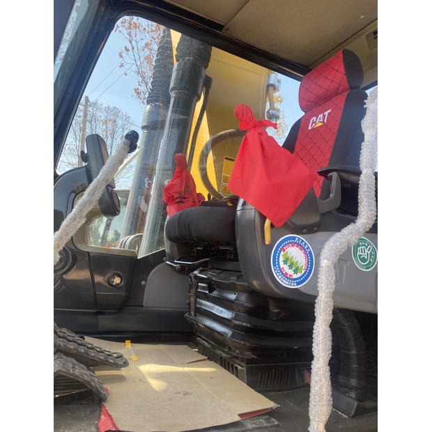 2024 Caterpillar 320D-44855982