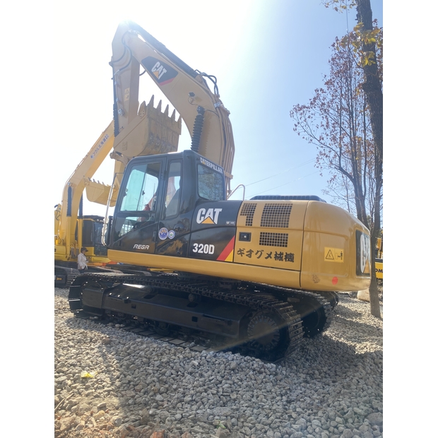 2024 Caterpillar 320D-44855983