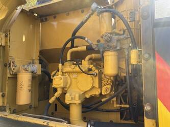 2022-caterpillar-320d-1403392-44856011