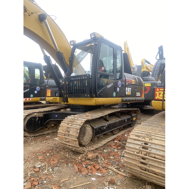 2022 كاتربيلر 320D2-44856018