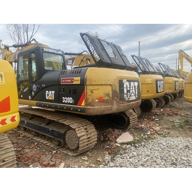 2022 كاتربيلر 320D2-44856026