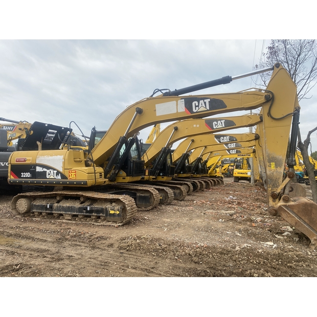 2022 كاتربيلر 320D2-44856030