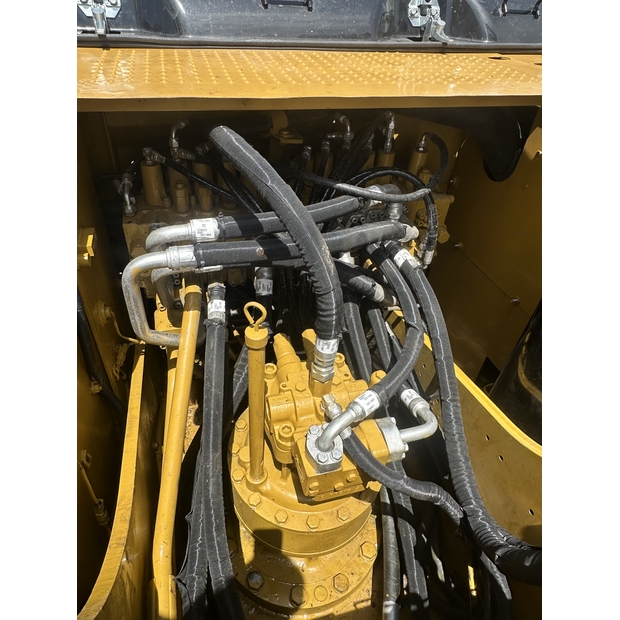 2024 Caterpillar 320D-44856047