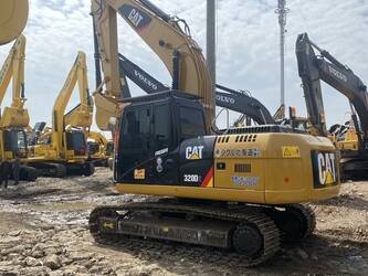 صورة ل حفارات مجنزرة 2024 كاتربيلر 320D