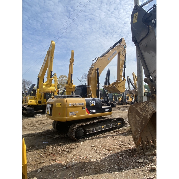 2024 Caterpillar 320D-44856068