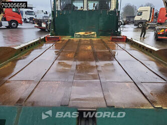 2014-mercedes-benz-atego-1527-1403427-44857396