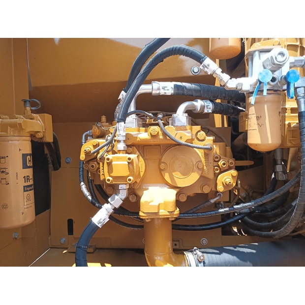 2025 كاتربيلر 320D2L-44857712