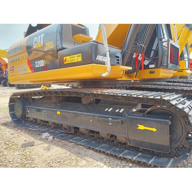 2025 كاتربيلر 320D2L-44857713