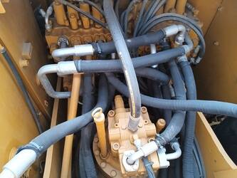 2025-caterpillar-320d2l-1403436-44857716