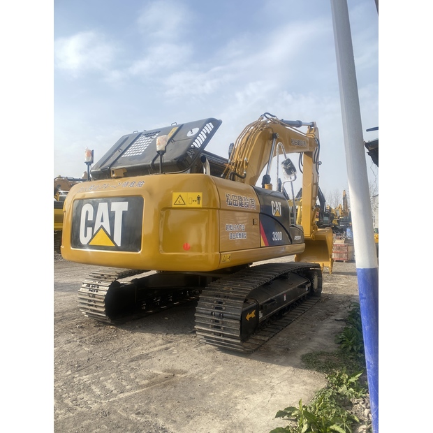 2024 Caterpillar 320D2-44857721