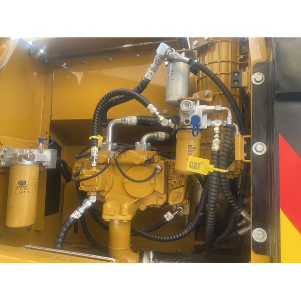 2024 Caterpillar 320D2-44857730