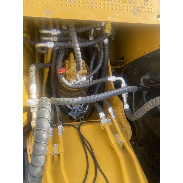 2024 Caterpillar 320D2-44857735