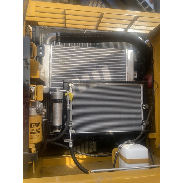 2024 Caterpillar 320D2-44857736