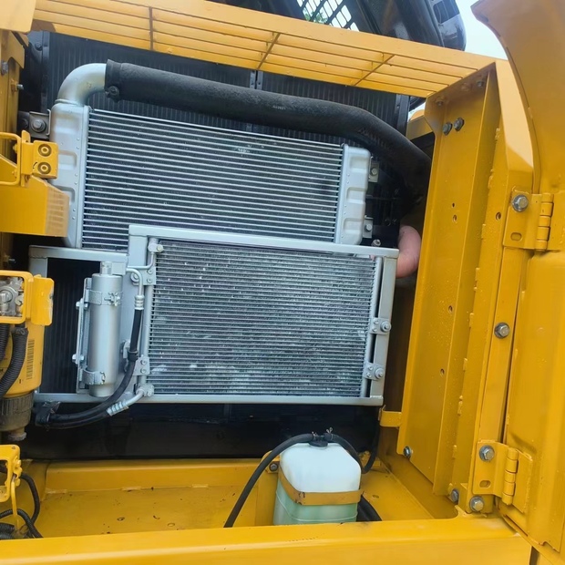 2023 Caterpillar 320D-44857739