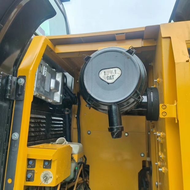 2023 Caterpillar 320D-44857748