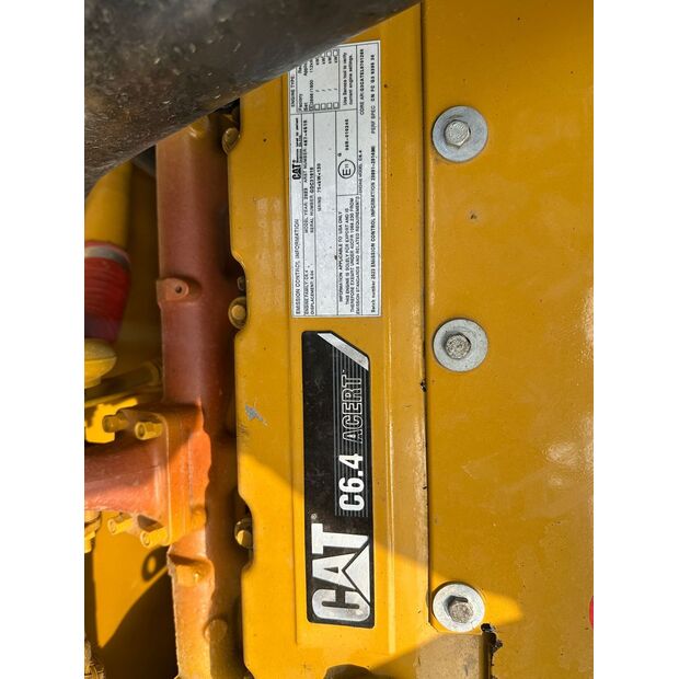 2023 Caterpillar 320D-44857752