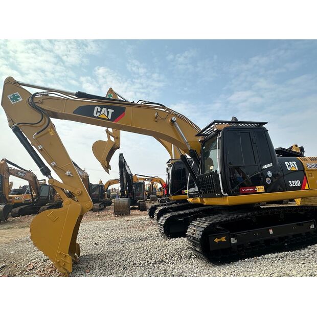 2023 Caterpillar 320D-44857754