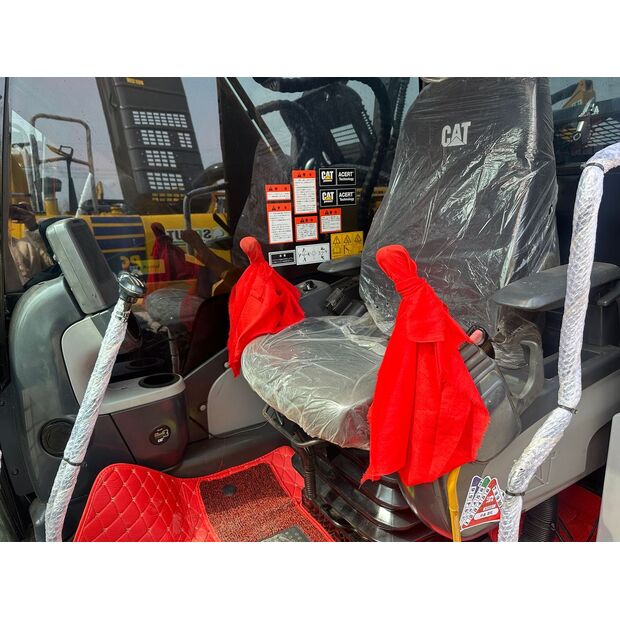 2023 Caterpillar 320D-44857757