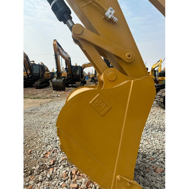 2023 Caterpillar 320D-44857759