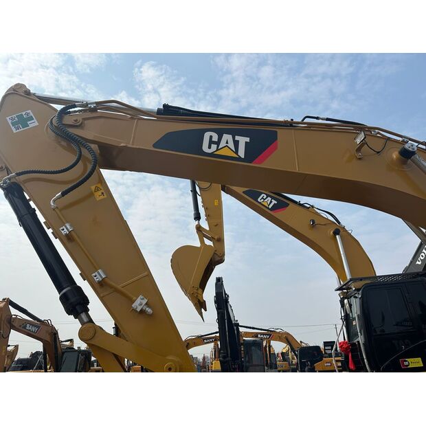 2023 Caterpillar 320D-44857769