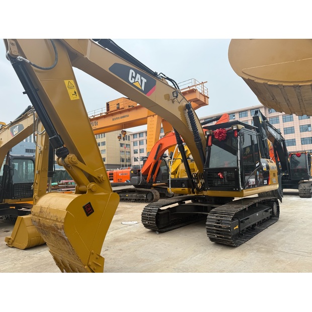 2024 Caterpillar 320D2L-44857777