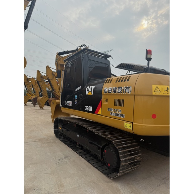 2024 Caterpillar 320D2L-44857782