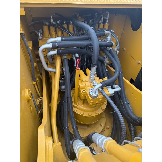 2024 Caterpillar 320D2L-44857787
