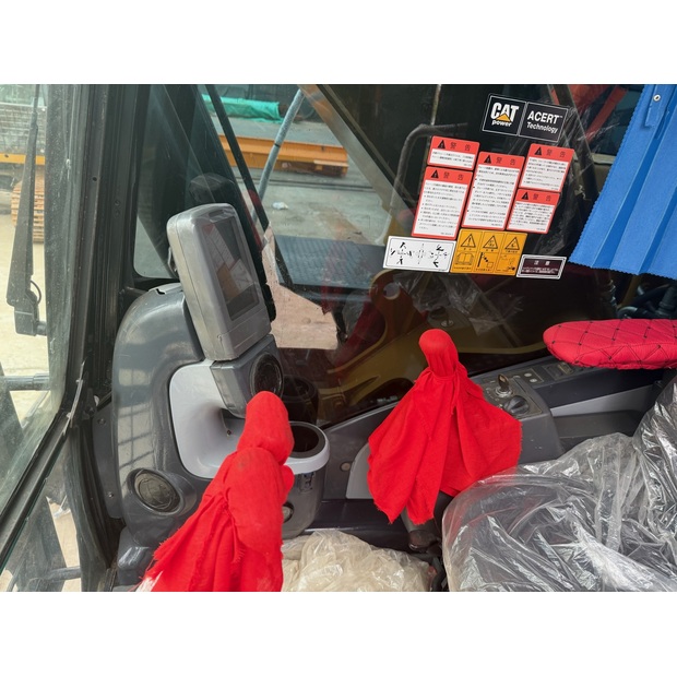 2024 Caterpillar 320D2L-44857790