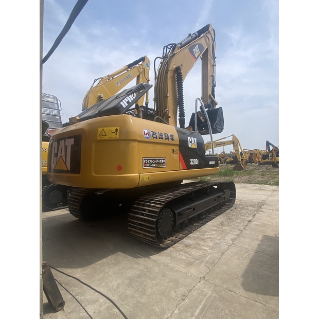2023 Caterpillar 320D2-44857798