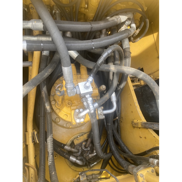 2023 Caterpillar 320D2-44857805