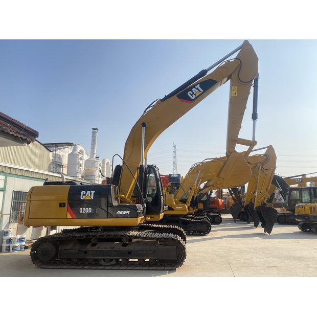 2024 Caterpillar 320D2L-44858078