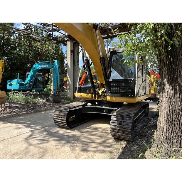 2023 كاتربيلر 320D-44858135