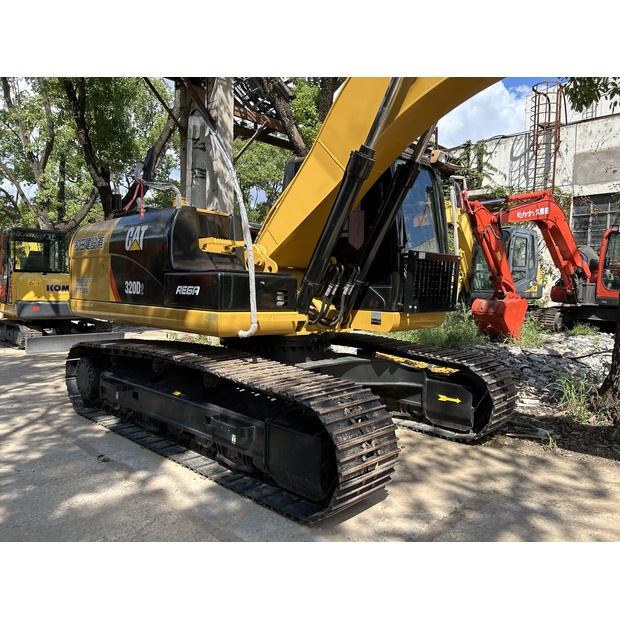 2023 كاتربيلر 320D-44858136