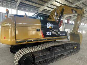 صورة ل حفارات مجنزرة 2023 كاتربيلر 320D2