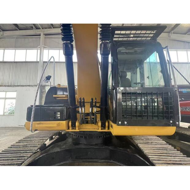 2023 Caterpillar 320D2-44858154
