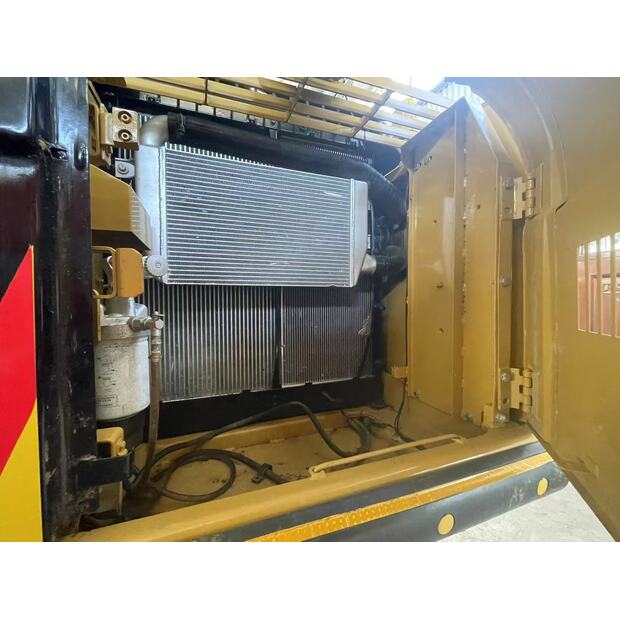 2023 Caterpillar 320D2-44858155