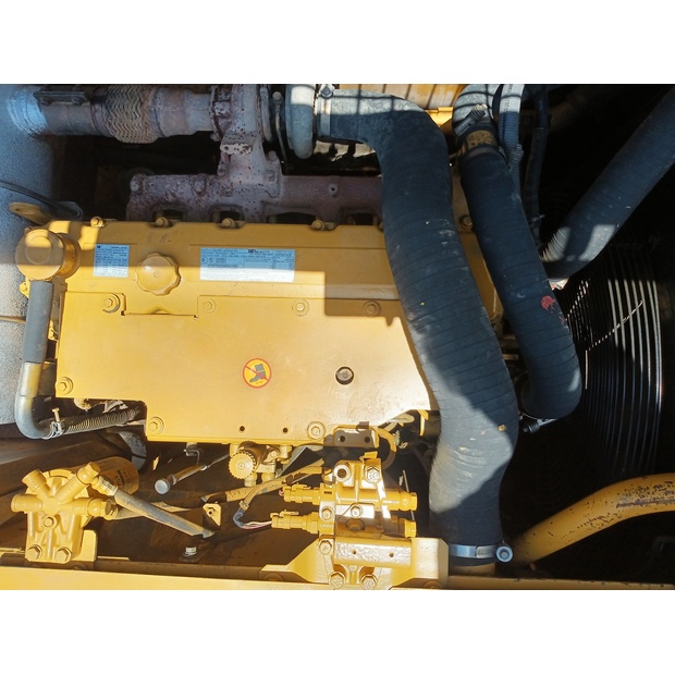 2024 كاتربيلر 320D-44858197